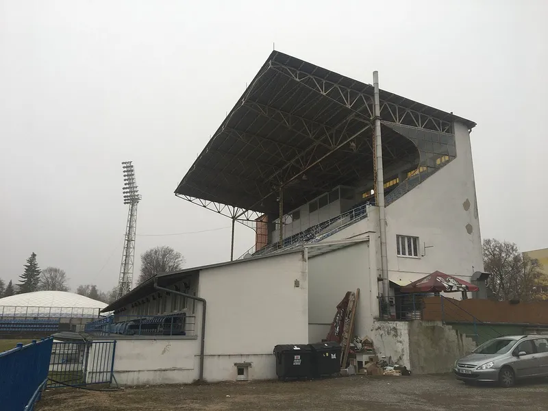 Hlavní tribuna stadionu Františka Kloze v Kladně