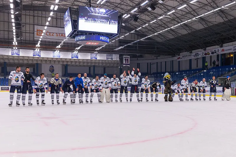 Hokejový zápas Rytířů Kladno a Dukly Jihlava na kladenském stadionu v roce 2017
